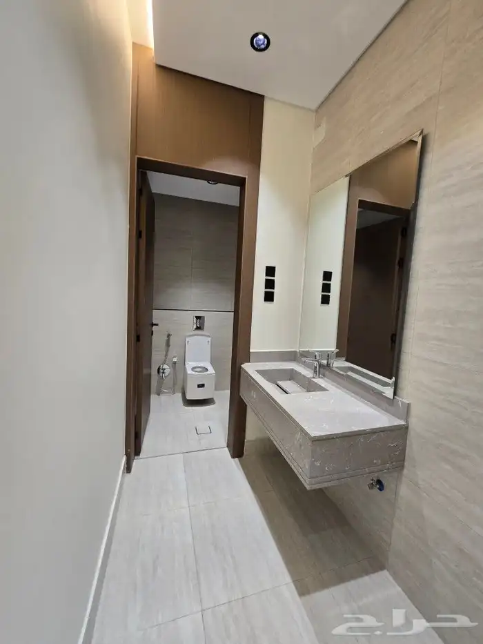 للبيع شقق علويه وارضيه 6غرف من 520 ألف أبها حي العروبه 11