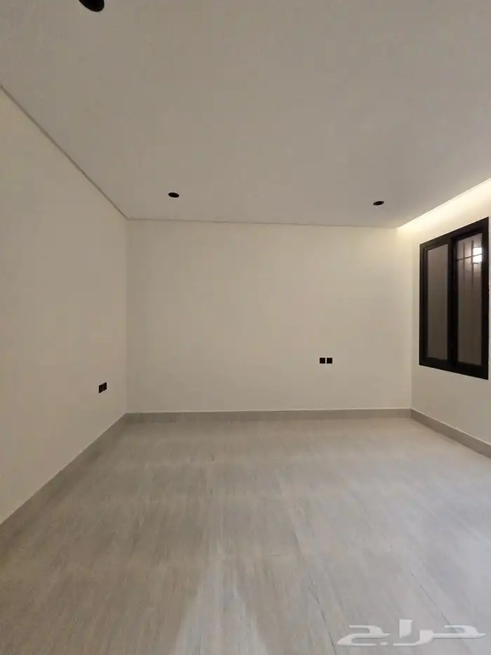 للبيع شقق علويه وارضيه 6غرف من 520 ألف أبها حي العروبه 17