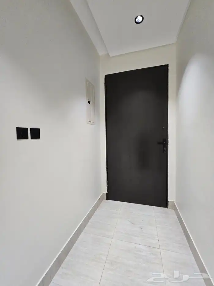 للبيع شقق علويه وارضيه 6غرف من 520 ألف أبها حي العروبه 9