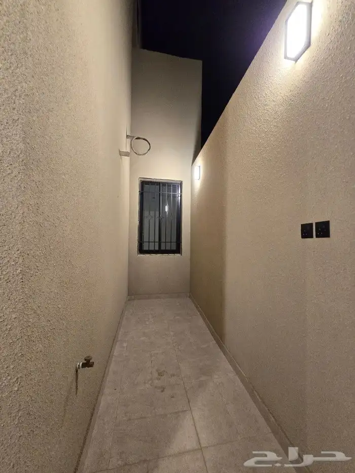 للبيع شقق علويه وارضيه 6غرف من 520 ألف أبها حي العروبه 4