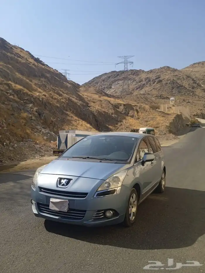 بيجو 5008 موديل 2013 0