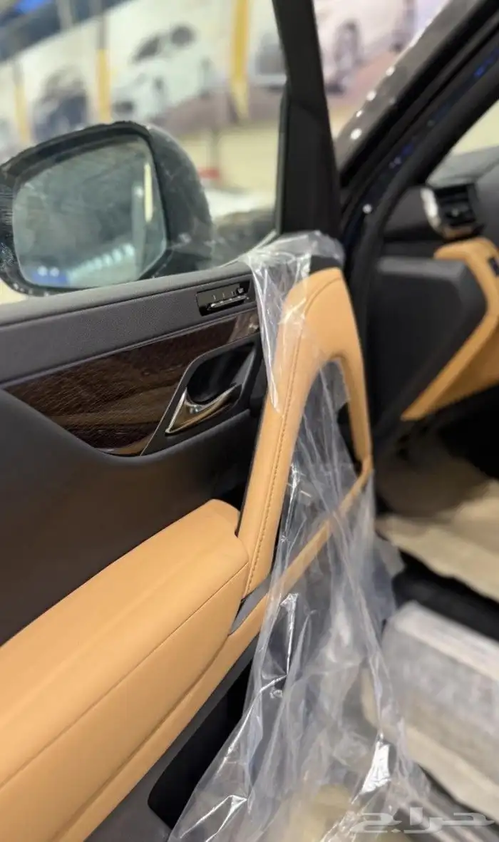لكزس LX600 BB سعودي اسود وابيض دخليه جملي ( 2025 ) 23