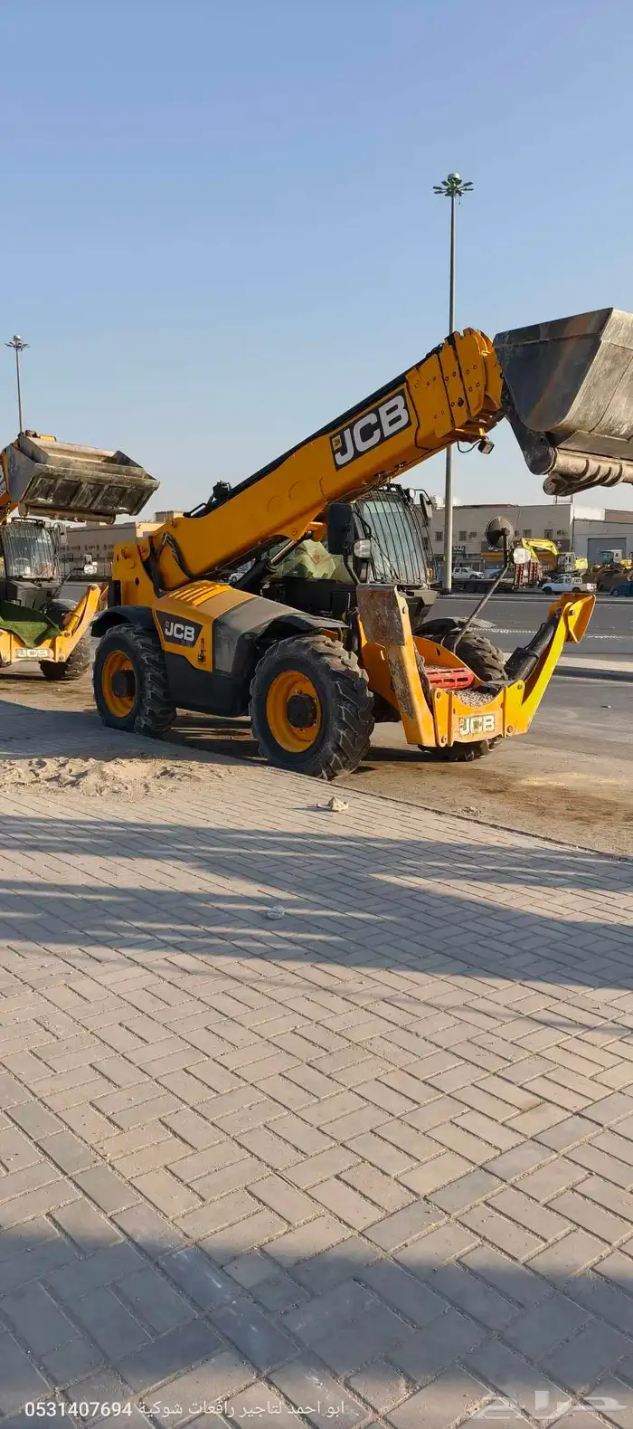 فوركلفت سيزرلفت مانلفت رافعة شوكية جيسبي تليهندرJCB للإيجار 1