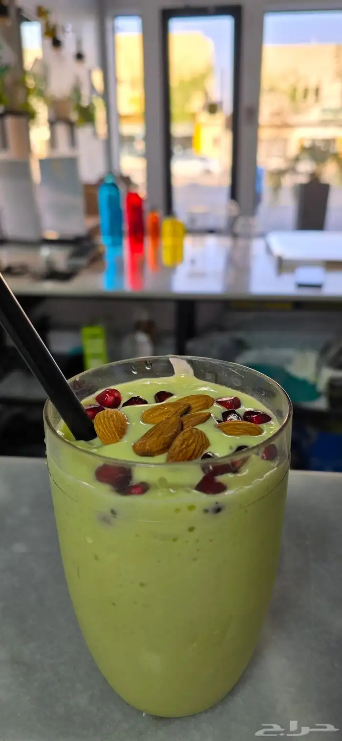 معلم جميع انواع العصائر وكاشير ومقدم طلبات ومعلم فلافل وبرجر 1