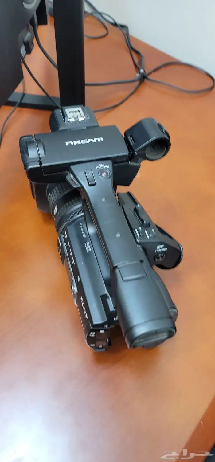 كاميرا سوني - NX100 للبيع استخدام خفيف جدا 4