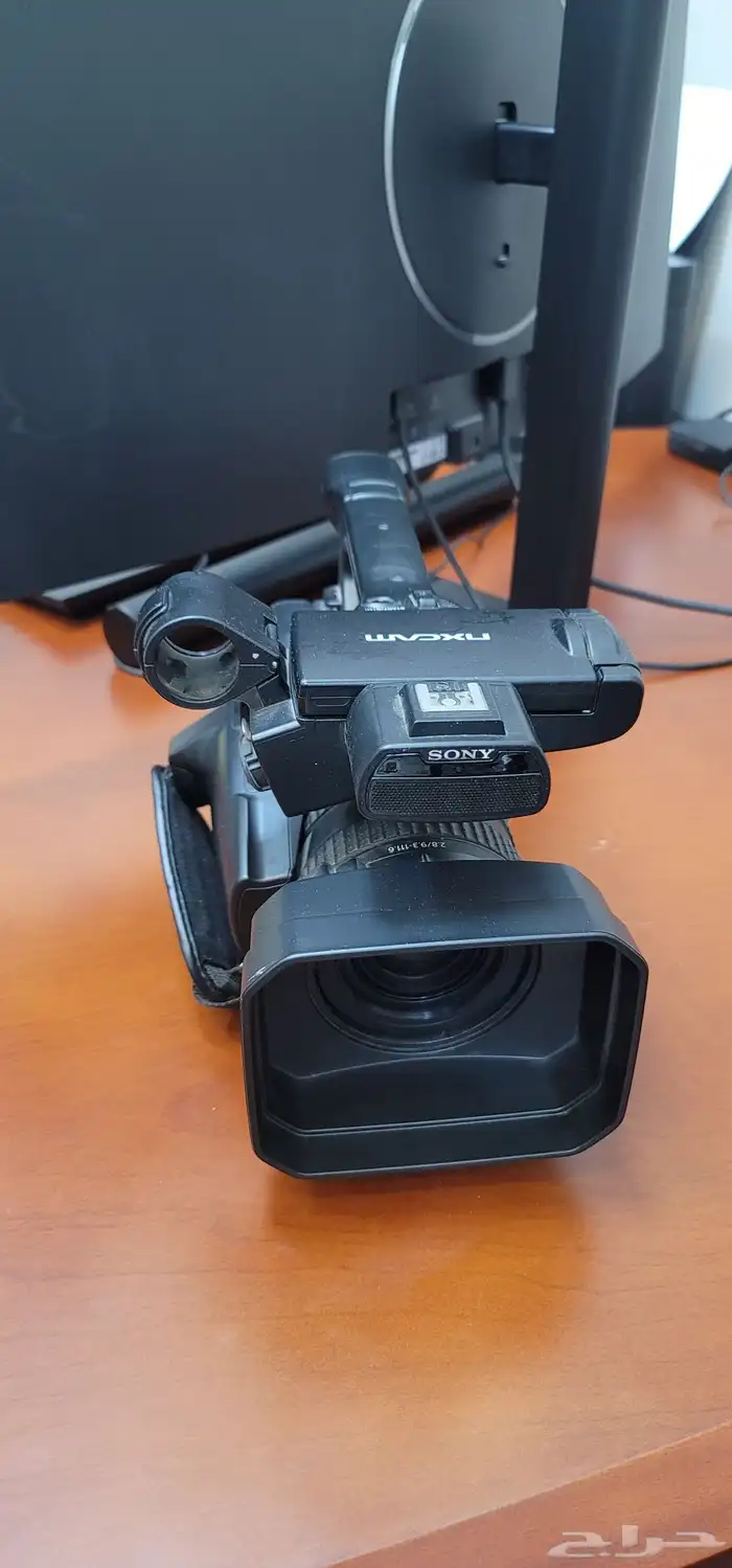 كاميرا سوني - NX100 للبيع استخدام خفيف جدا 0