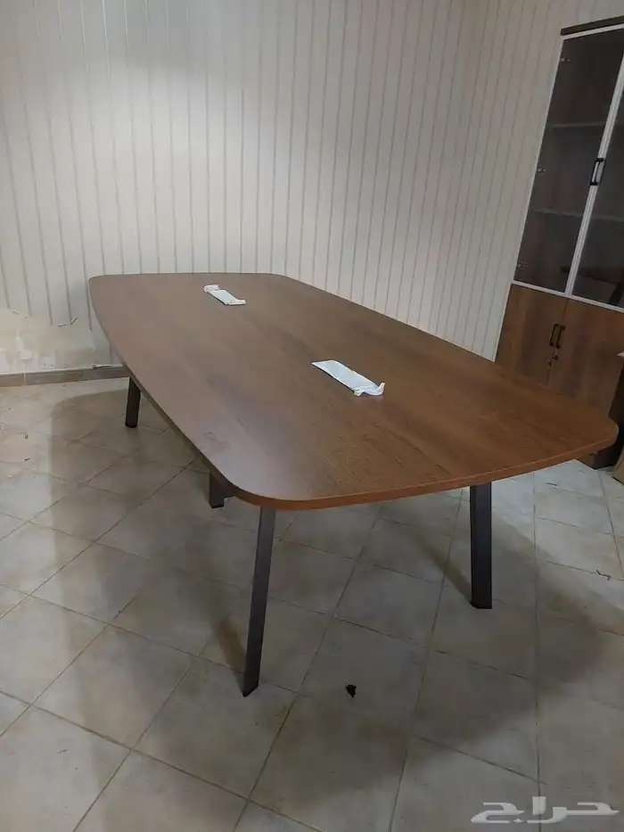 متوفر طاولات اجتماعات جميع المقاسات 20