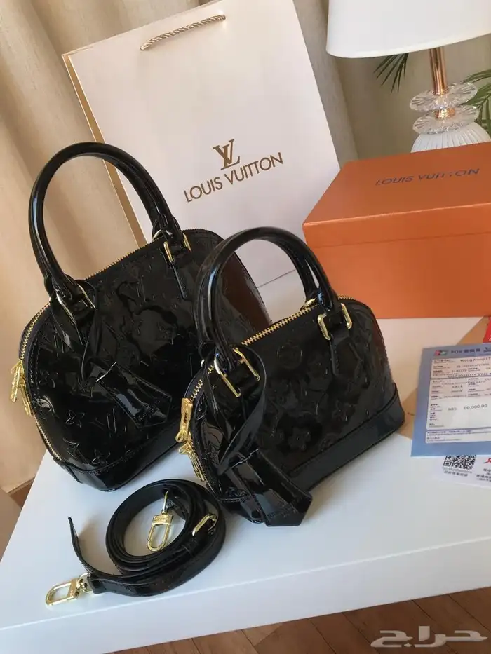 شنط شوزات ساعات نظارات جمله وتجزئه لتواصل واتس 0