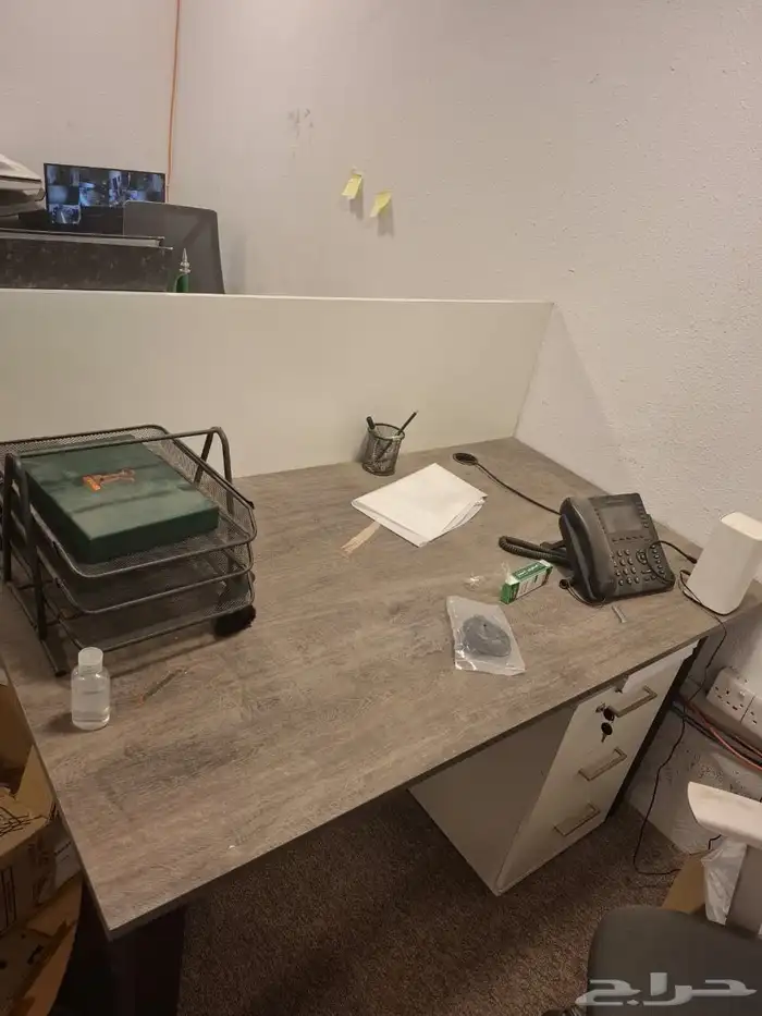 طاولات مكتب للبيع 3