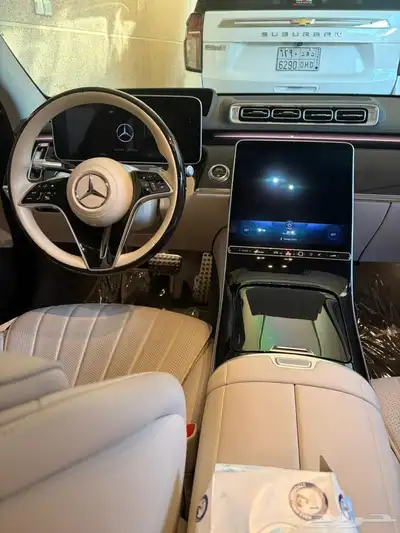 مرسيدس بنز 500 S أسود 2023 index