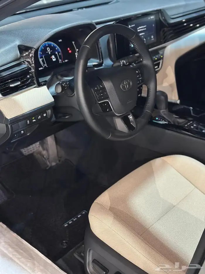 تويوتا كامري 2025 E بلس شبه جديد 6