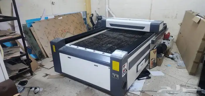 للبيع مكينة ليزر مقاس كبير 2