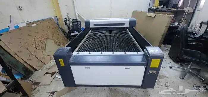 للبيع مكينة ليزر مقاس كبير 1
