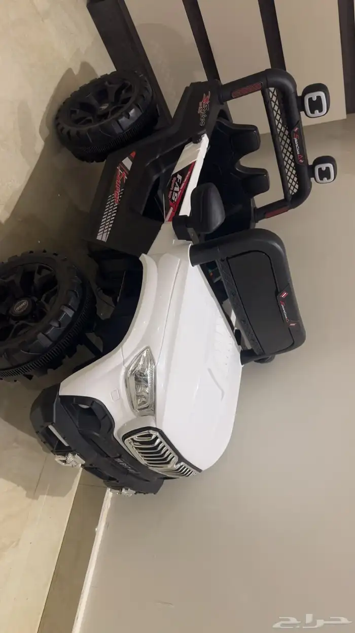 سيارة شحن ومعها ريموت 1