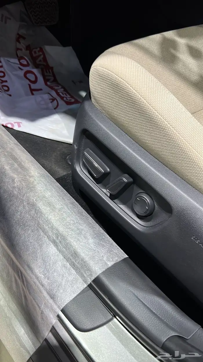 كامري 2025 E استاندر سعودي ابيض اسود تيتانيوم كحلي 32