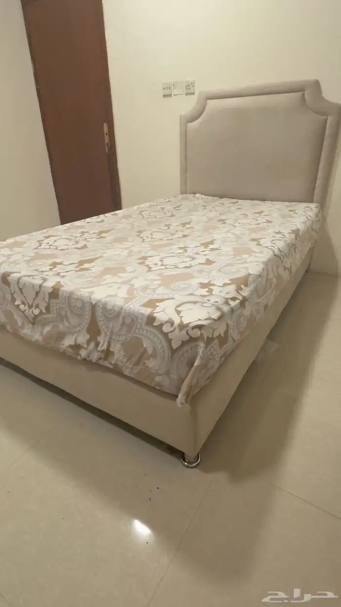 سرير نفر ونص مع مرتبه بحالة ممتازه 2