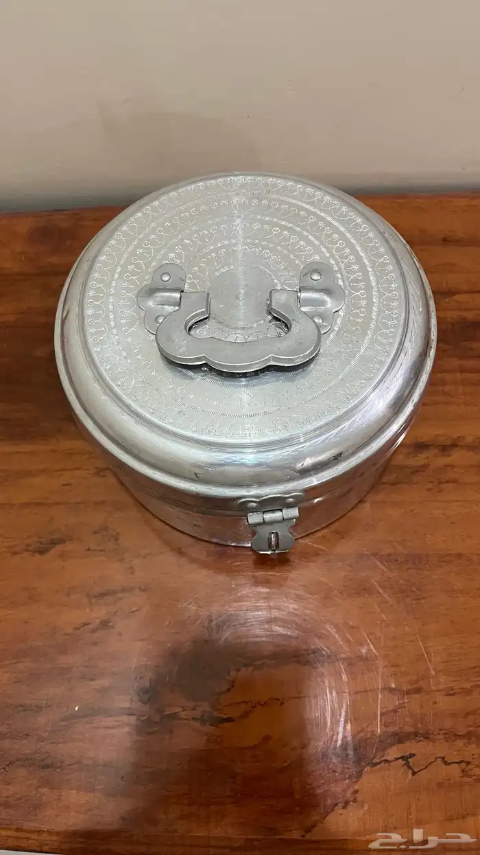 اواني قديمة عمرها اكثر من أربعين سنة للبيع القطعة 50 ريال 3