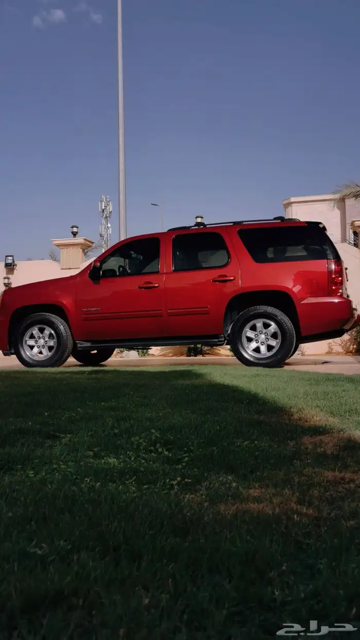 يوكن 2012 للبيع بحالة ممتازة شرط الفحص 4