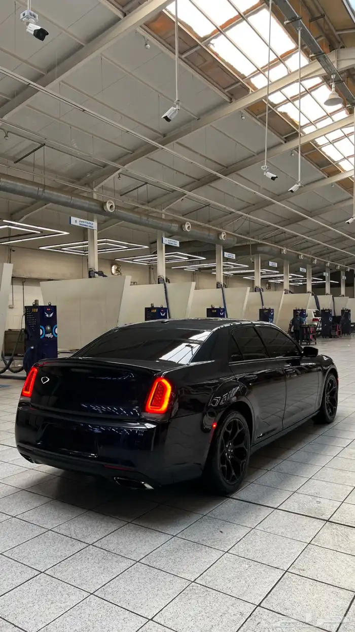 للبيع كرايزلر 2018 S 5.7 2