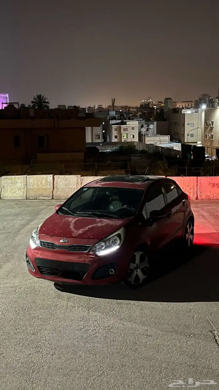 للبيع كيا ريو هاتشباك 2013 9
