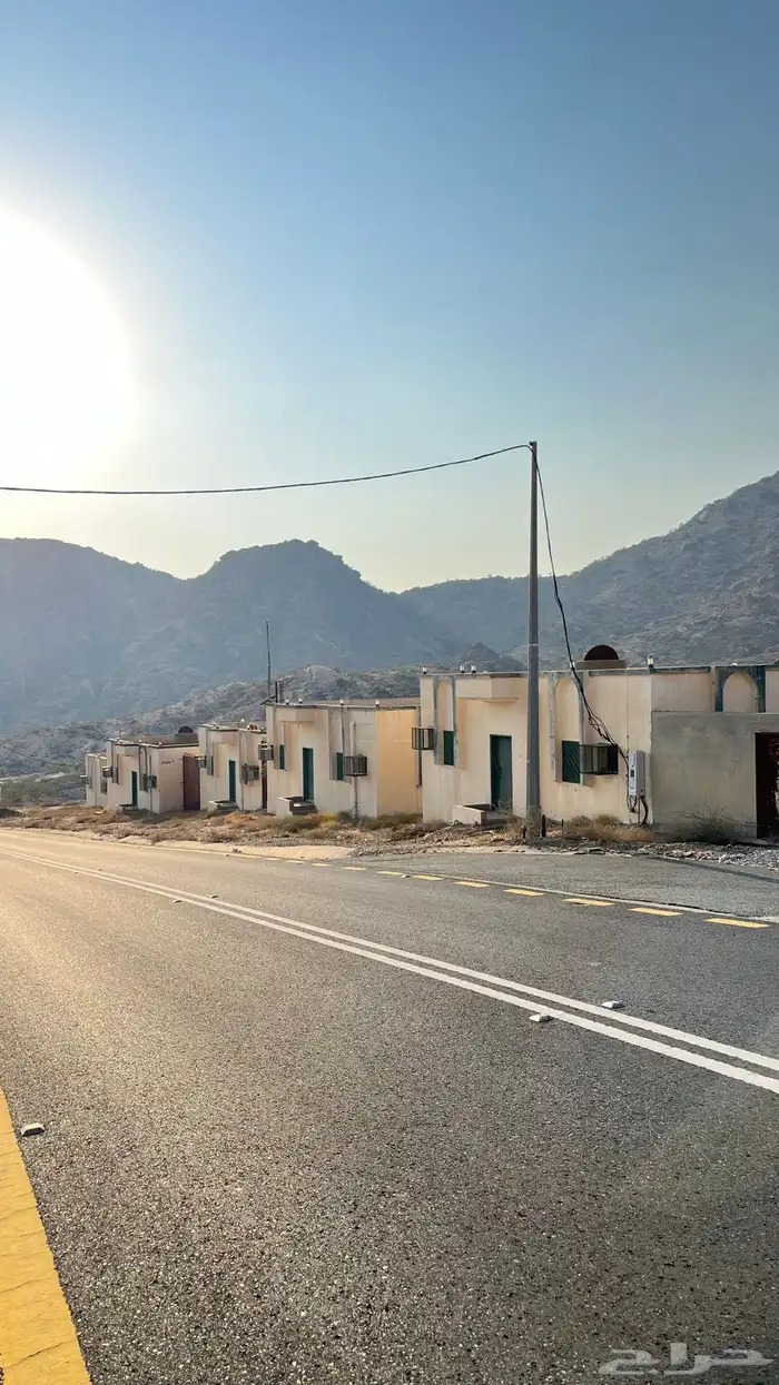 موقع بالكامل للبيع 3