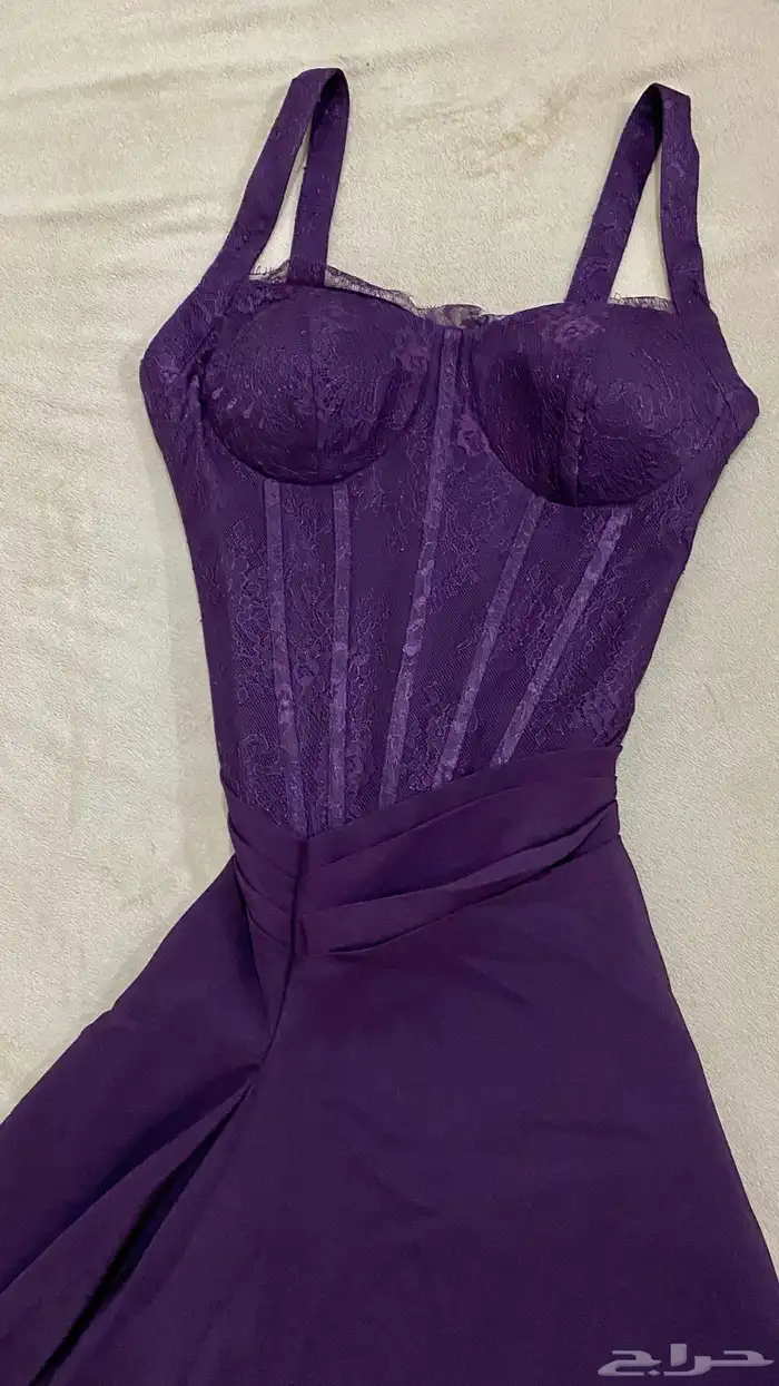 فستان نفس الي بالصوره مقاس XS سبب البيع وصلني بعد المناسبه 0