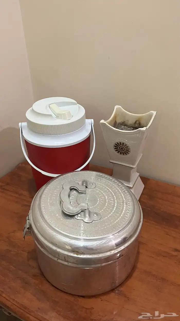 اواني قديمة عمرها اكثر من أربعين سنة للبيع القطعة 50 ريال 0