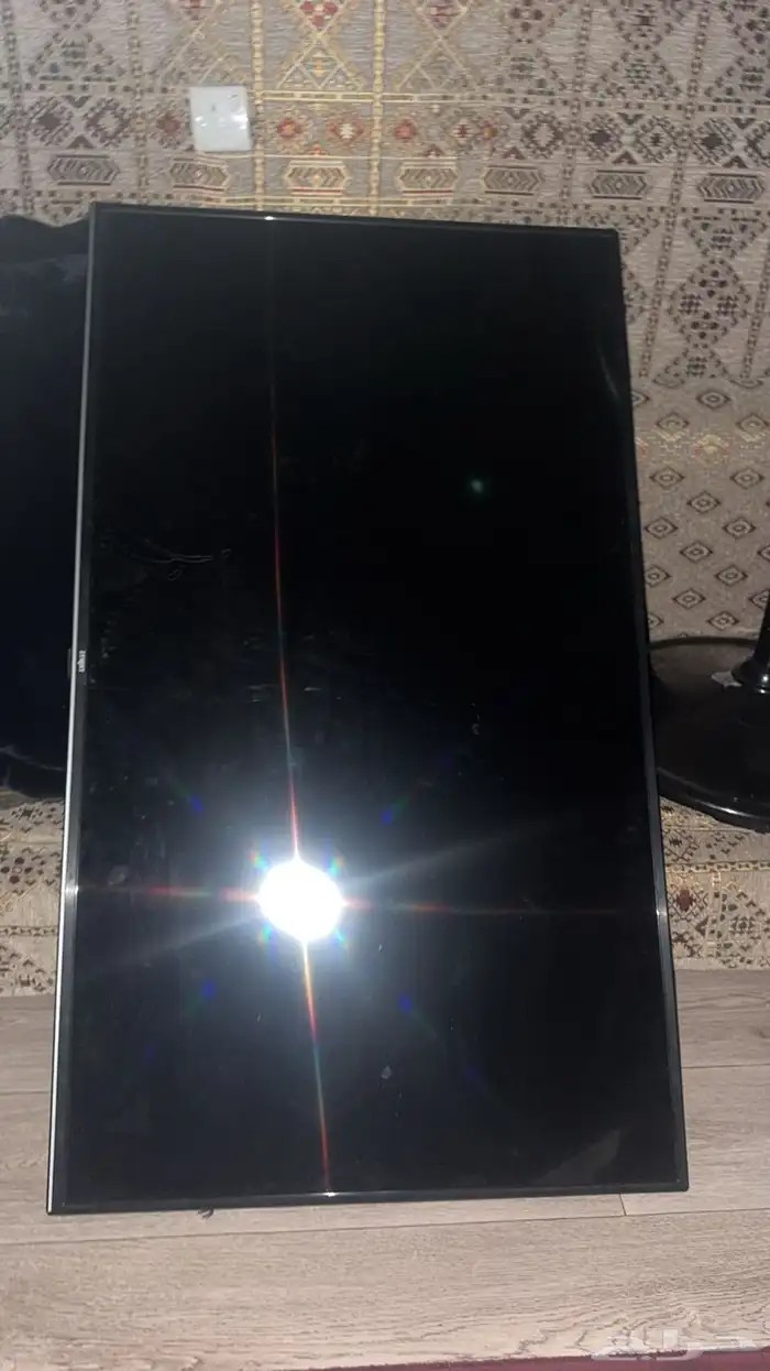 تلفزيون للبيع شاشه مكسوره 0