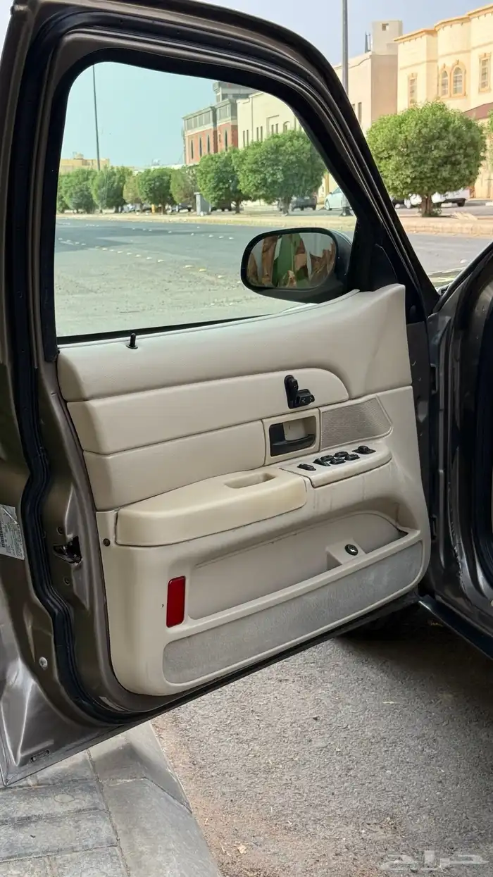 كراون فكتوريا 23