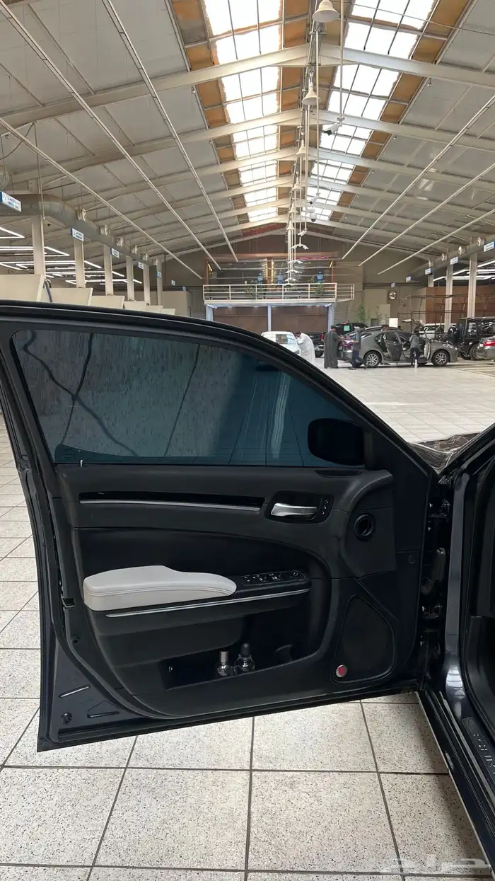 للبيع كرايزلر 2018 S 5.7 13