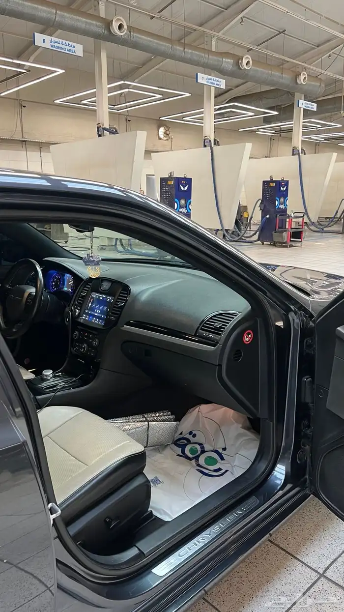 للبيع كرايزلر 2018 S 5.7 14