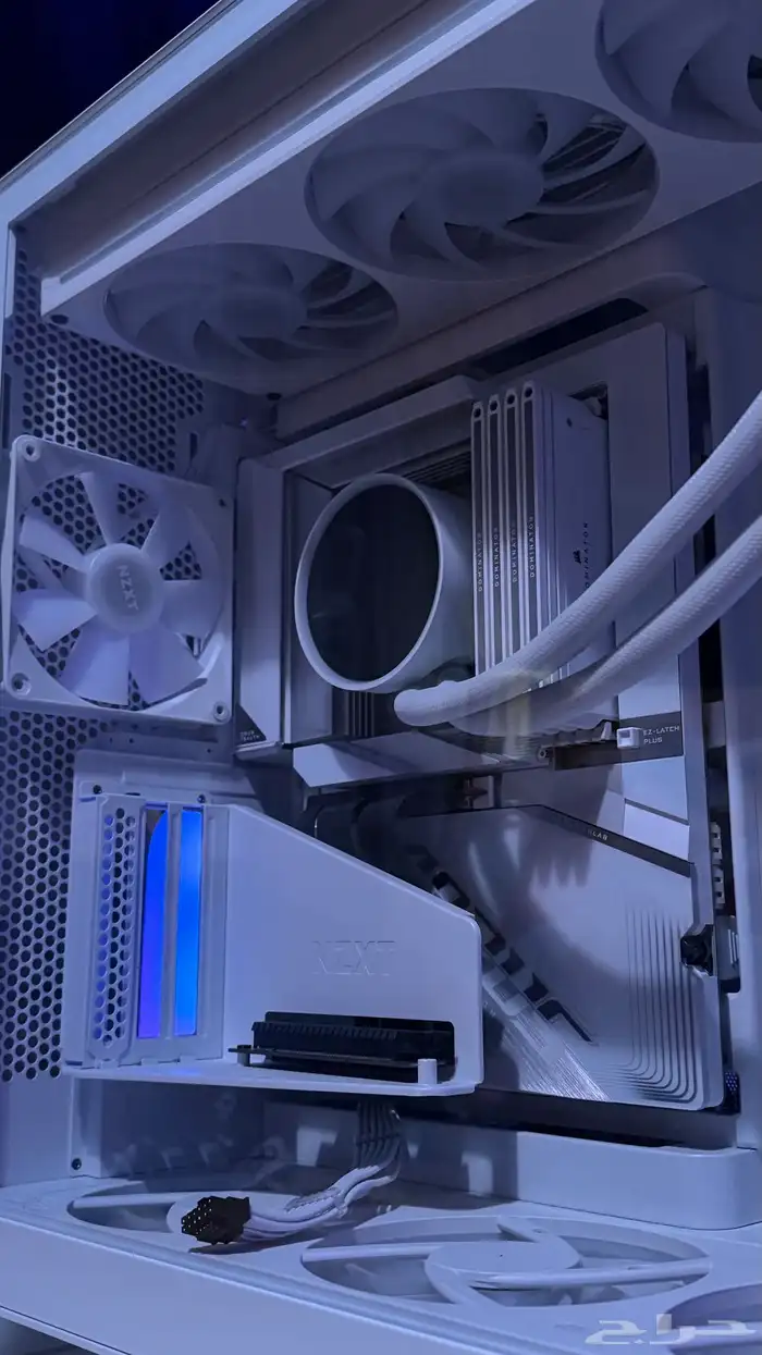 تجميعة قيمنق ( للباحثين عن التميز ) تحتاج كرت ومعالج فقط 8