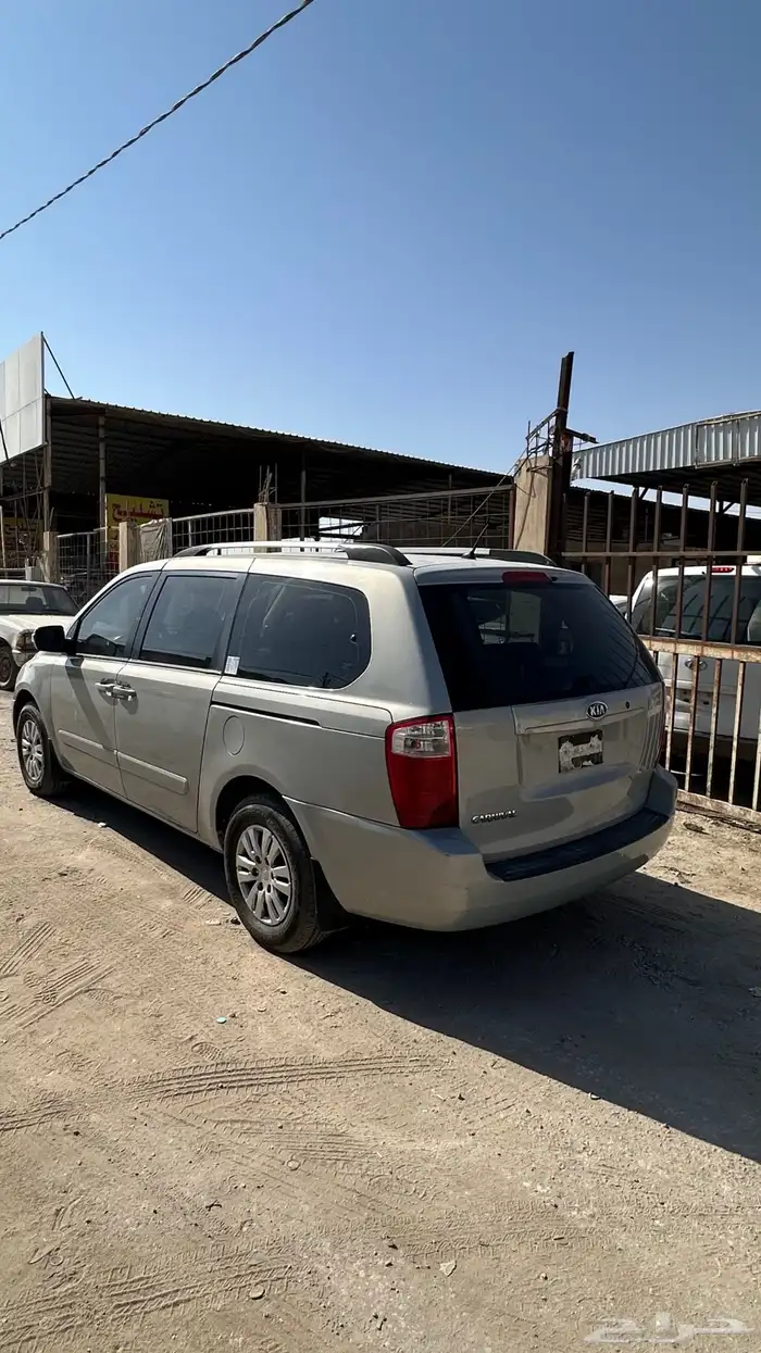 كيا كرنفال 2012 قطع غيار تشليح 3