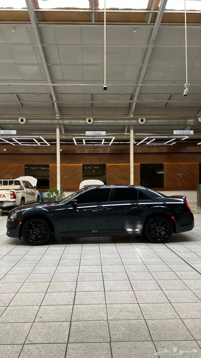 للبيع كرايزلر 2018 S 5.7 7