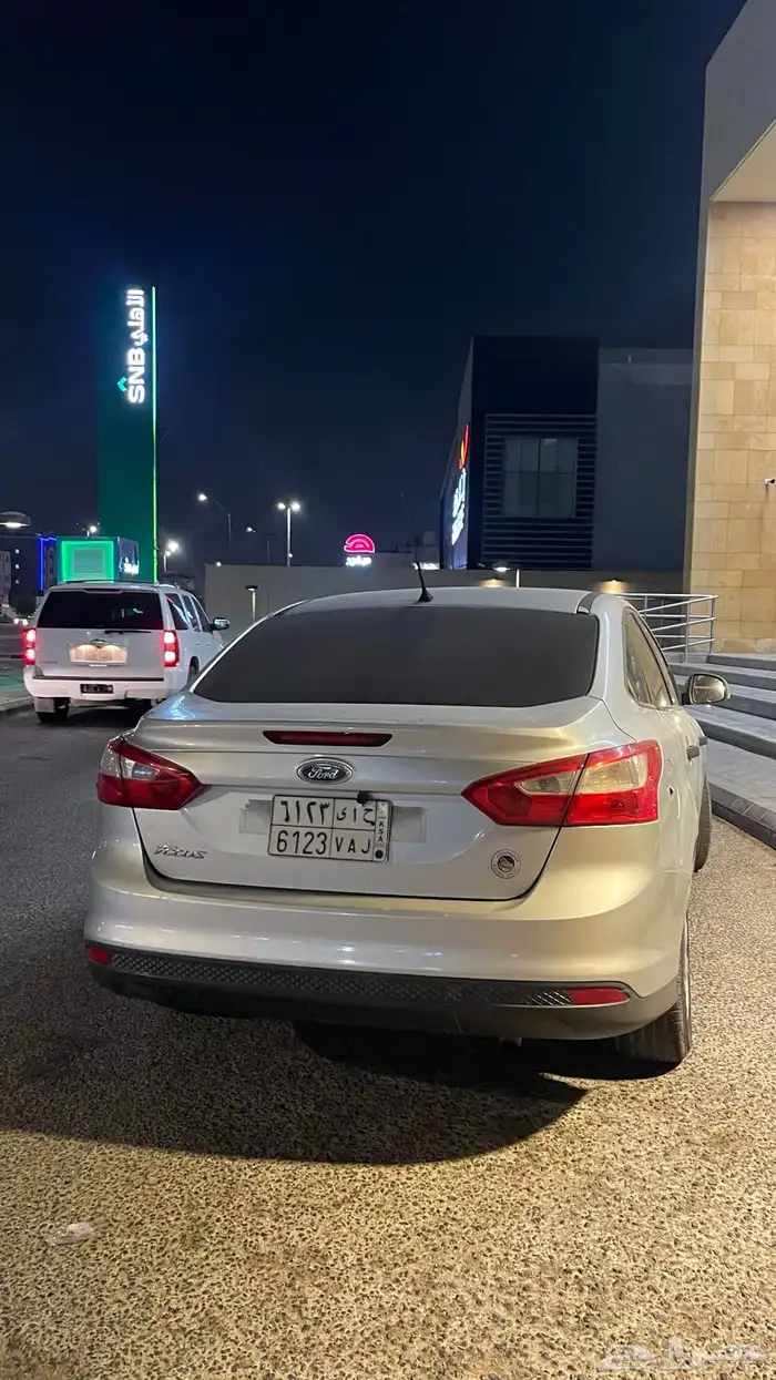 للبيع فورد فوكس 4 سلندر 3