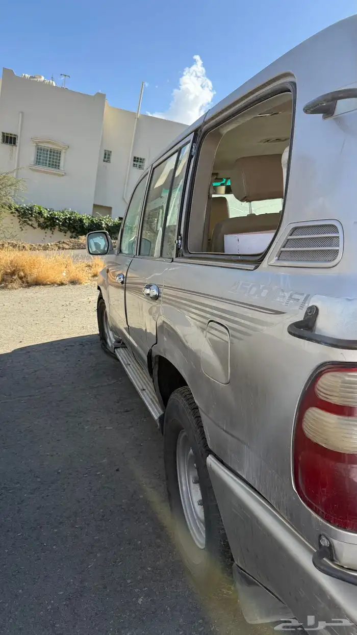 صالون 99 فضي للبيع تشليح 2