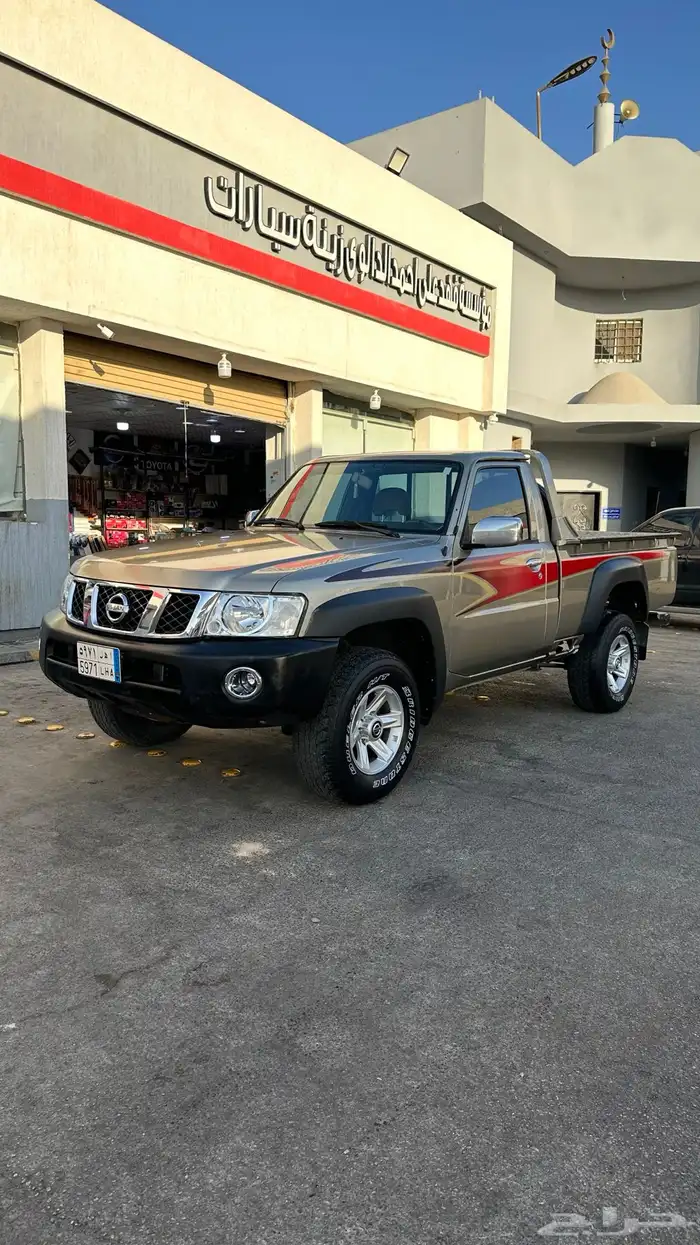 للبيع شاص نيسان 2012 ذهبي 0