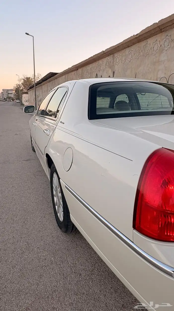 لينكون تاون كار 2003 2