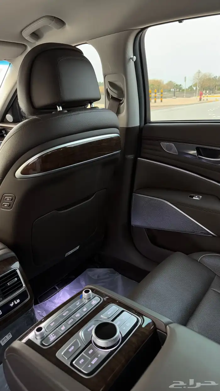 كيا كوريس 2020 نص فل بموصفات الفل كامل 12