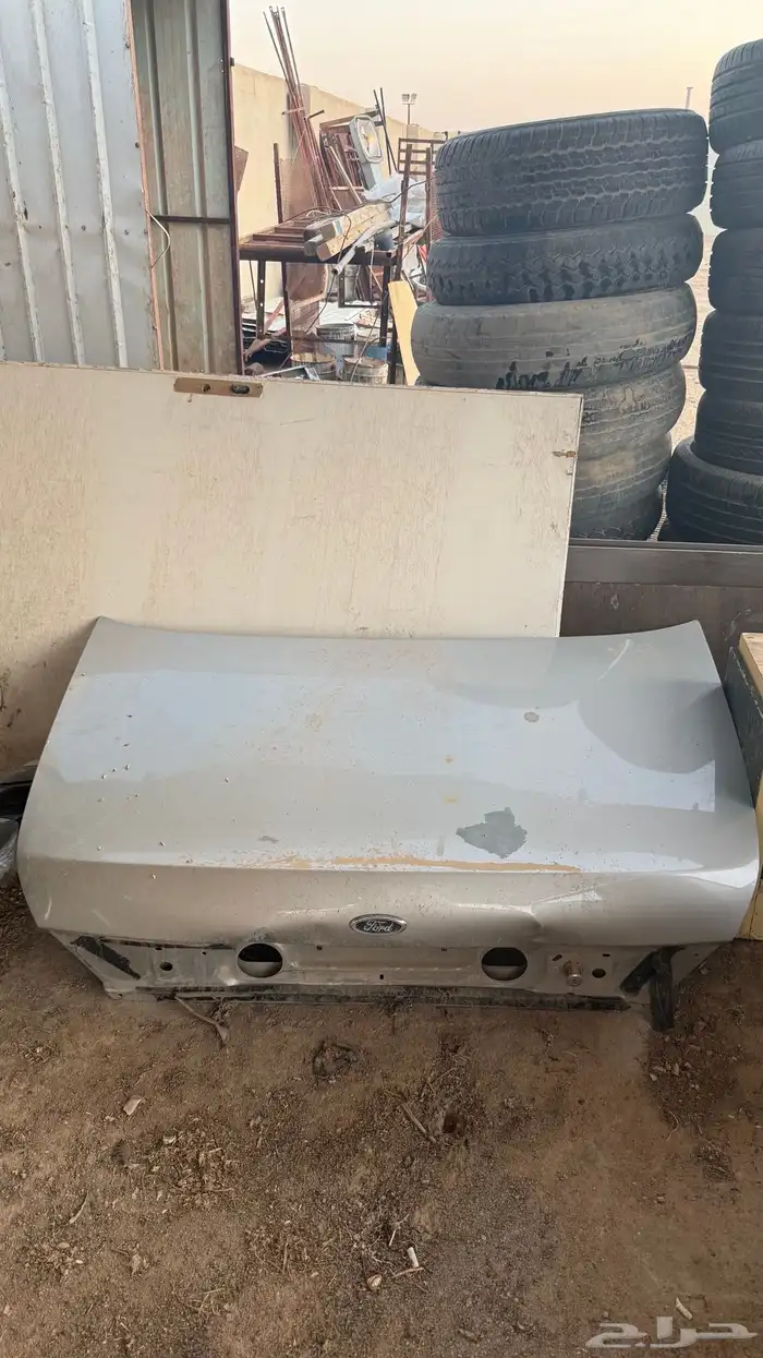 للبيع دبة فورد و عاكس الشنطة 0