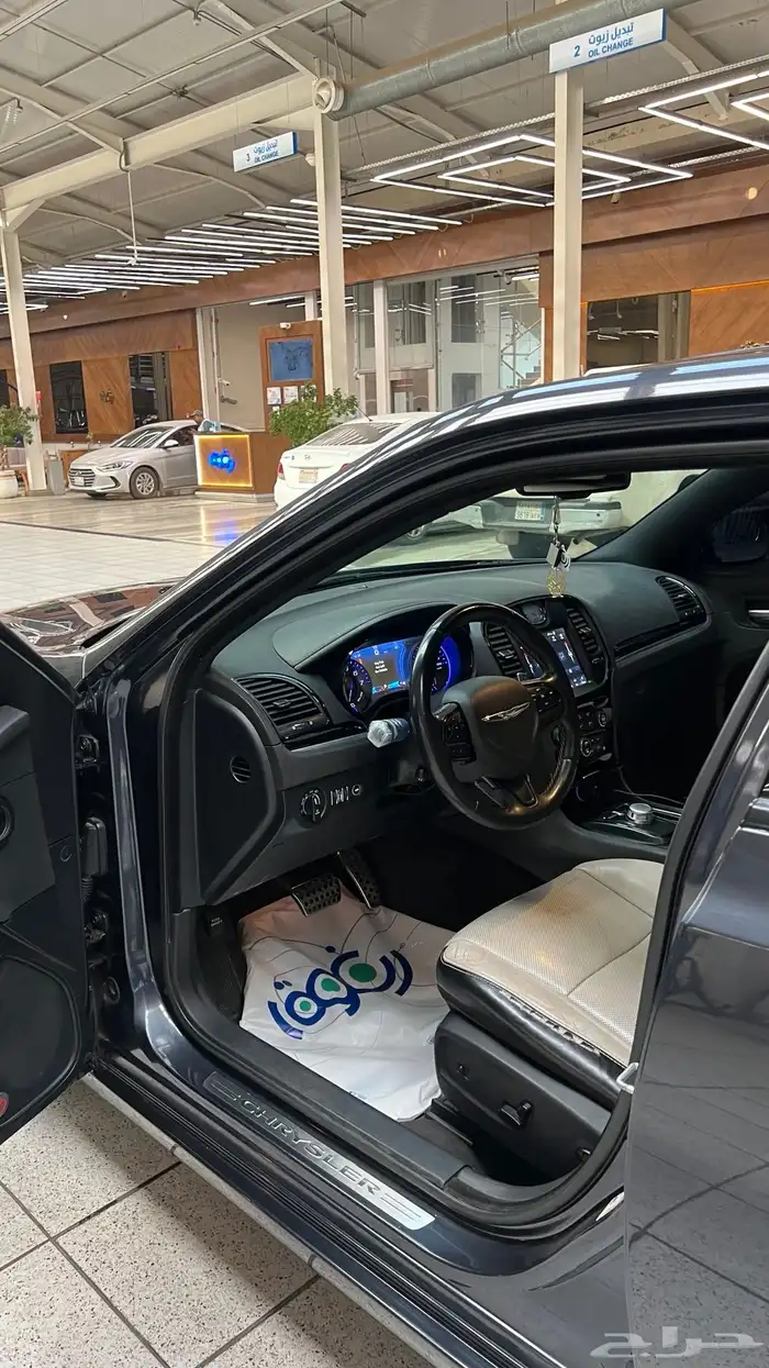 للبيع كرايزلر 2018 S 5.7 11