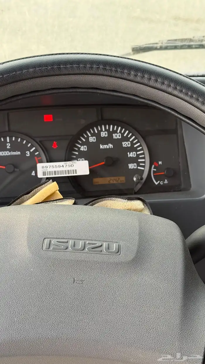 دينا ايسوزو 5 متر للبيع شبة اصفااار مخزنة 4