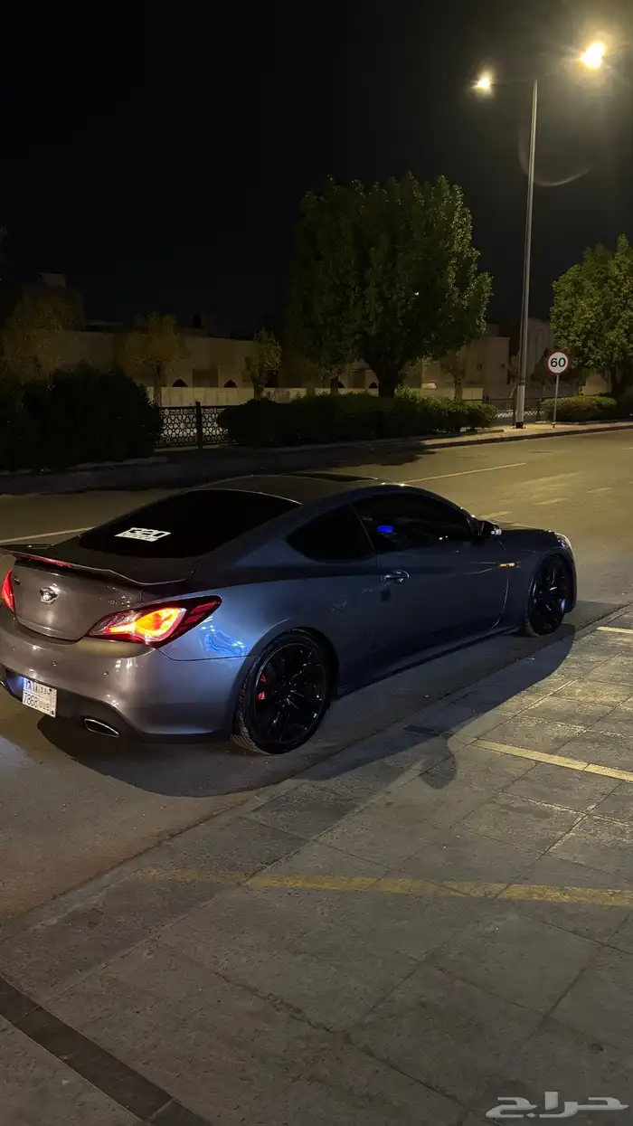 جينسس كوبيه 2013 فتحة سقف 23