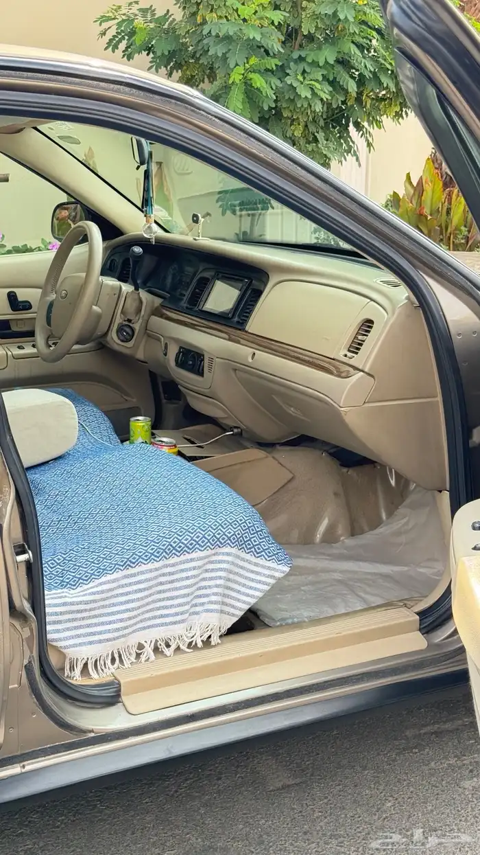 كراون فكتوريا 28