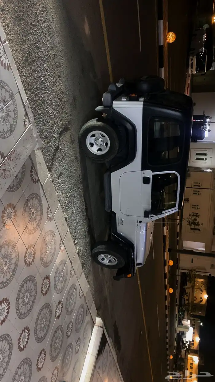 جيب رانجلر مخزن عداد 115 الف موديل 2004 يوجد فيه ونش سحب 0