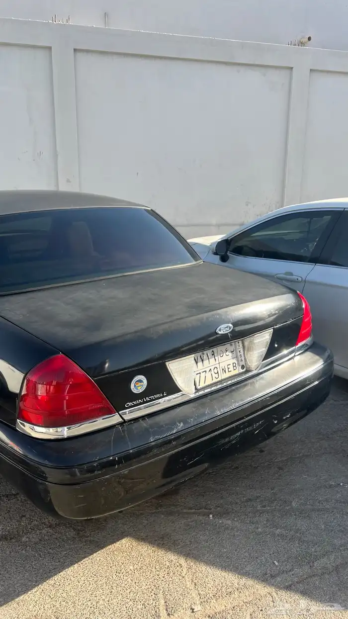 فورد كراون فكتوريا 8