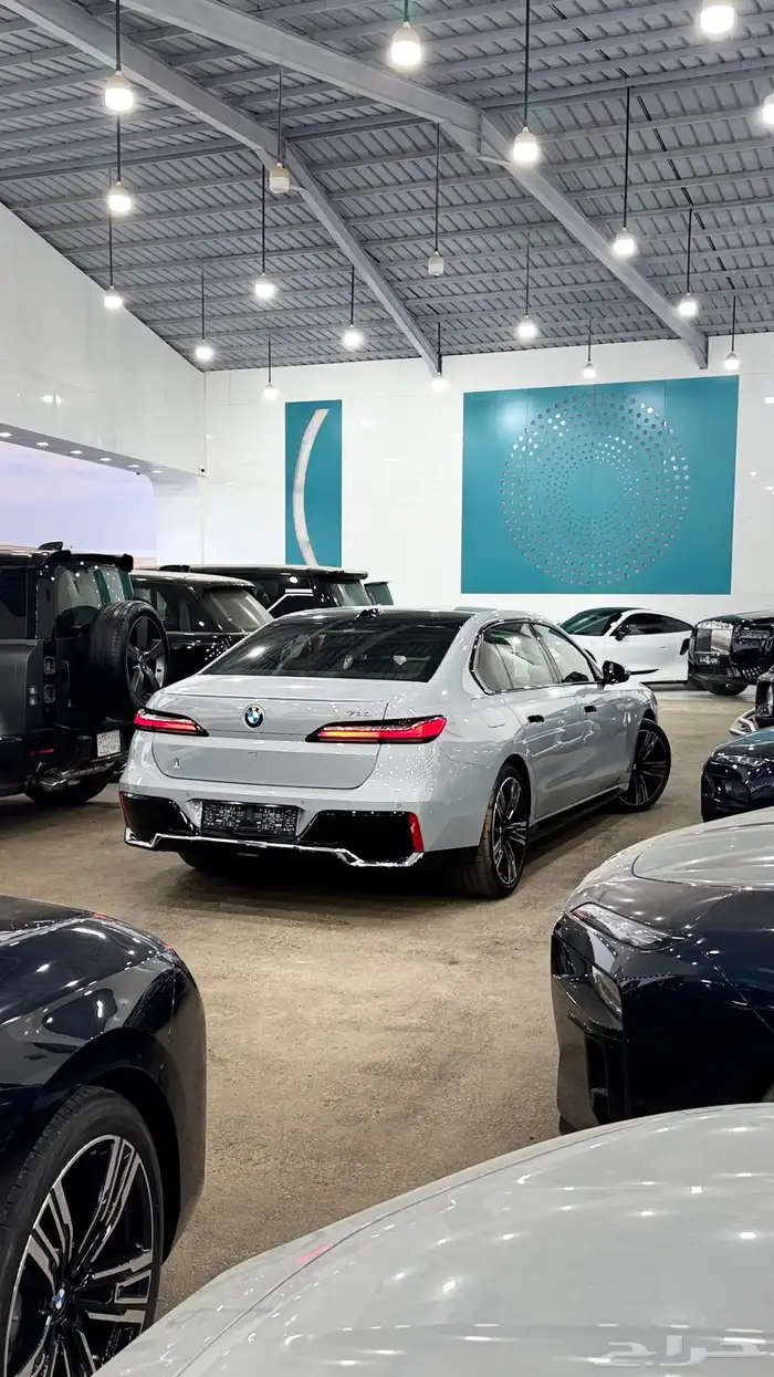 بي ام دبليو i735 سكاي لاونج فل كامل 2026 2