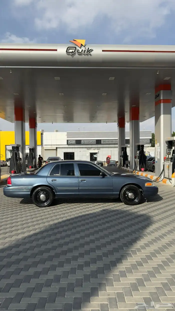 فورد فكتوريا 2010 مدني نظيف. 4