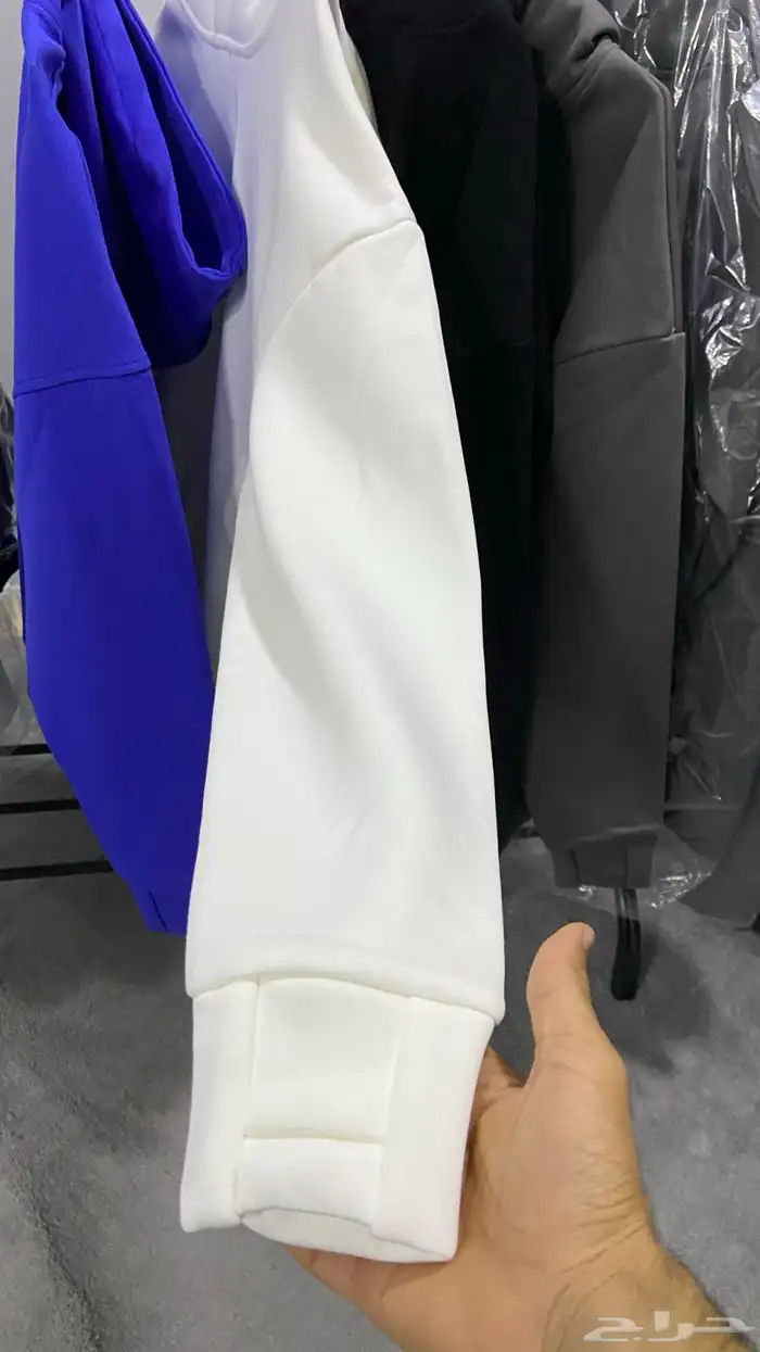 بلوفرات بمختلف الالوان والمقاسات  . 8