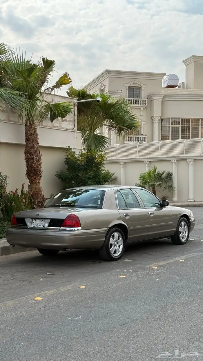 كراون فكتوريا 14